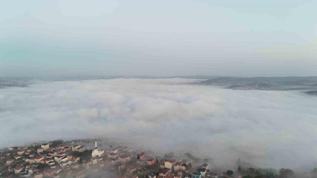 İstanbul Boğazı'nda yoğun sis: Dron görüntüleri kartpostallık manzaralar ortaya koydu