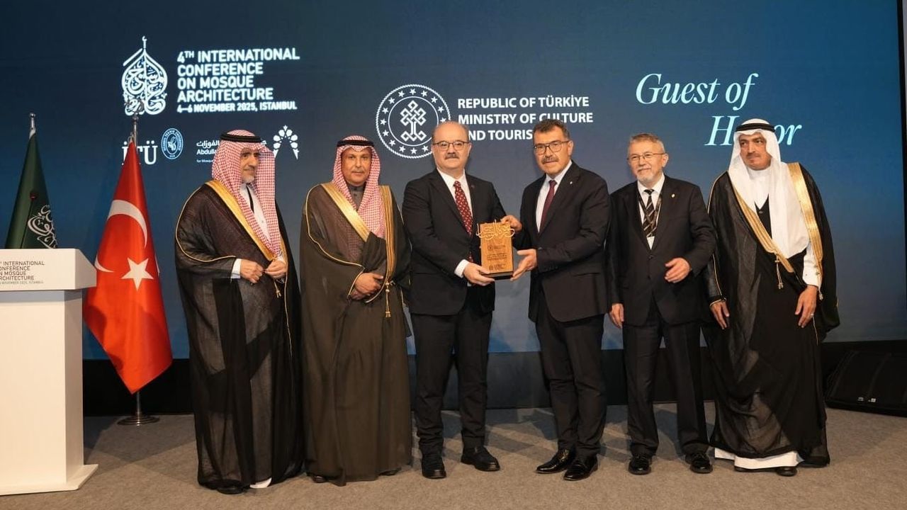 İstanbul'da 4. Uluslararası Cami Mimarisi Konferansı başladı: Çağdaş tasarım ve kültürel sürdürülebilirlik öne çıkıyor