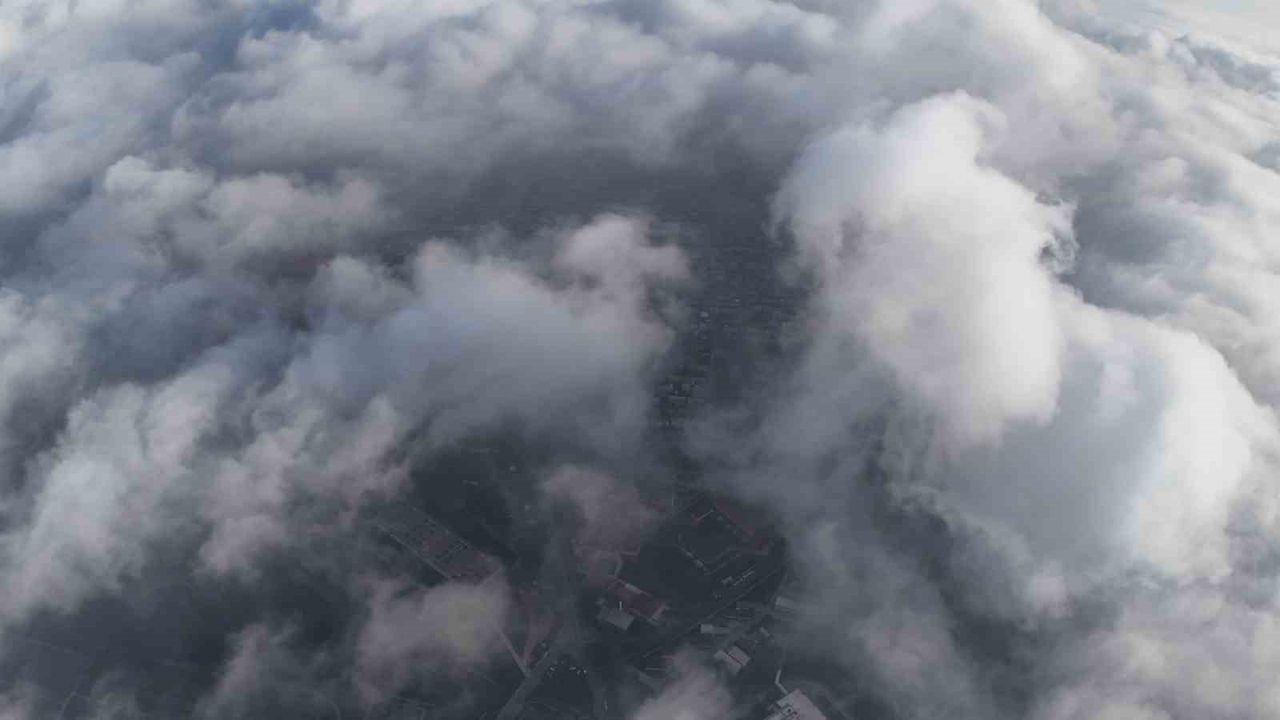 İstanbul'da gün doğumunda masalsı sis manzaraları dronla kaydedildi