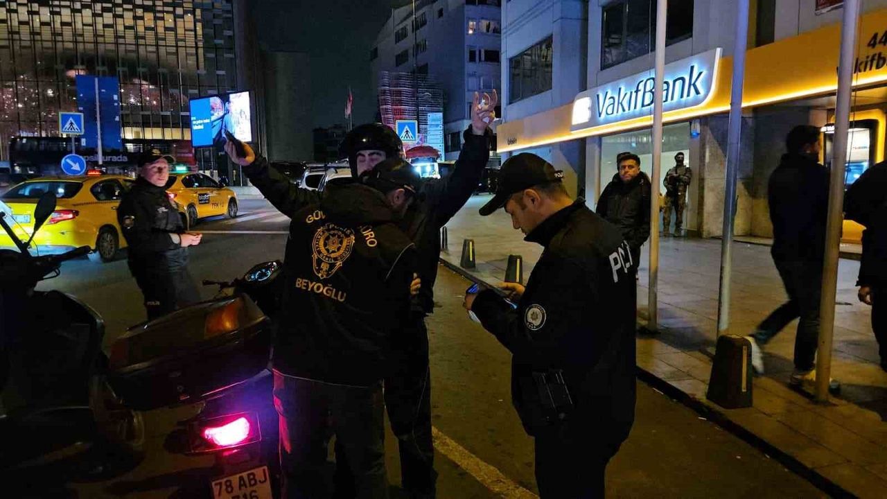 İstanbul’da 'Huzur İstanbul' Uygulaması: Taksim'de Geniş Asayiş Denetimi