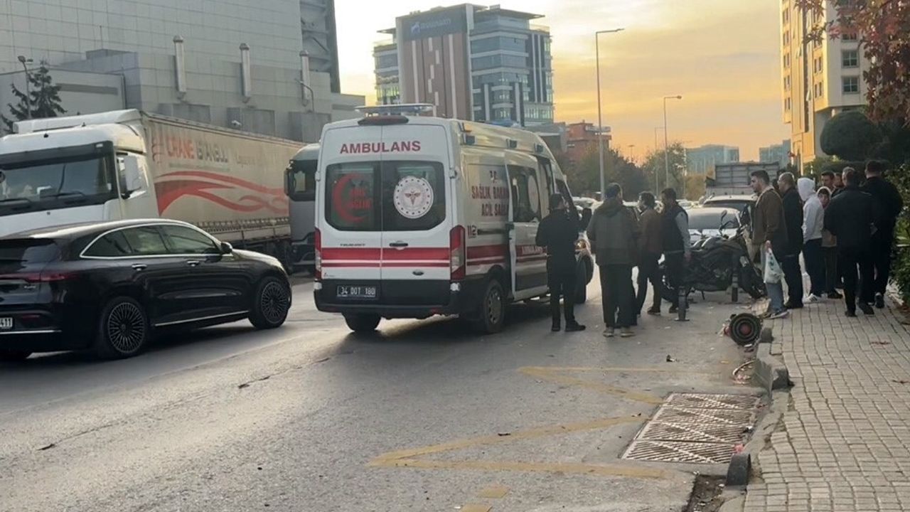 İstanbul'da motosiklet kazaları trafiği etkiledi: Bakırköy ve Bahçelievler'de 3 yaralı