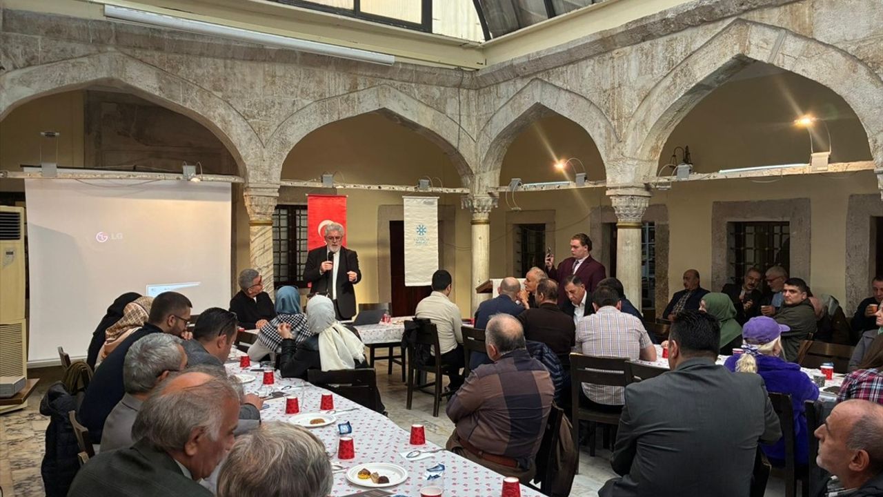 İstanbul'da Recep Seyhan anma programı: TYB'de yazarın edebiyat mirası konuşuldu