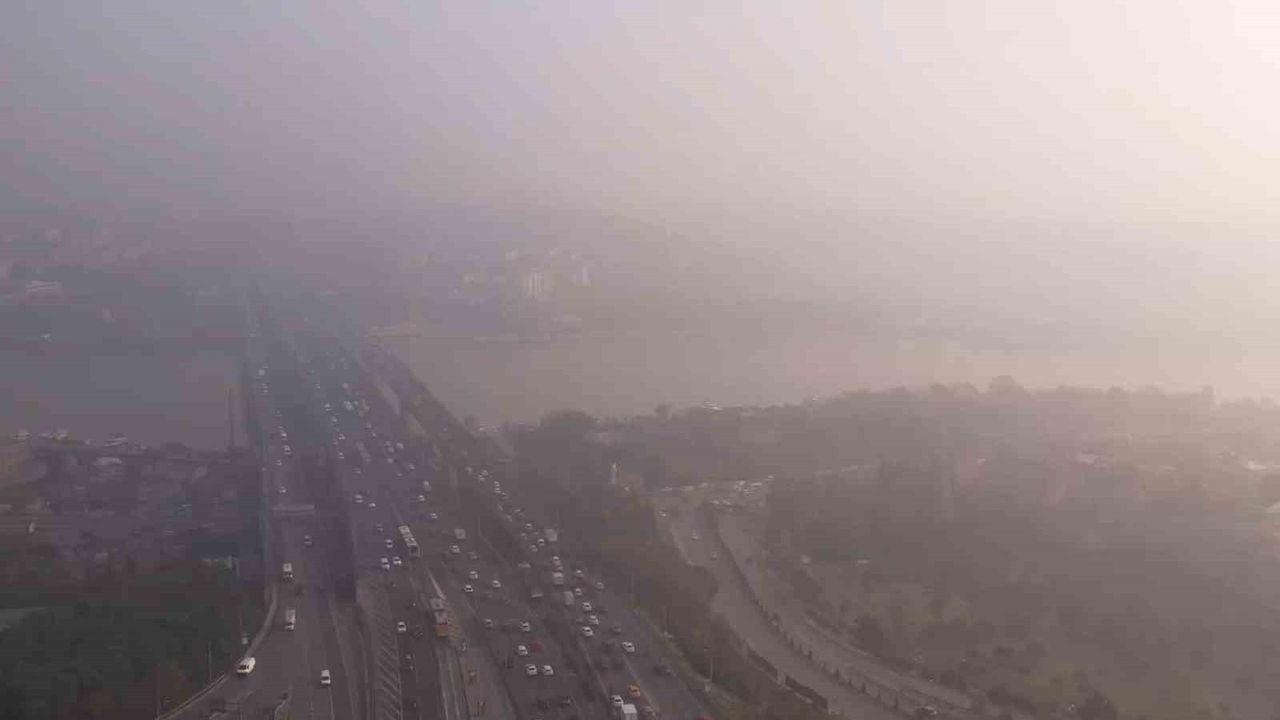 İstanbul'da Sabah Sisleri Haliç ve Çevresinde Drone ile Görüntülendi