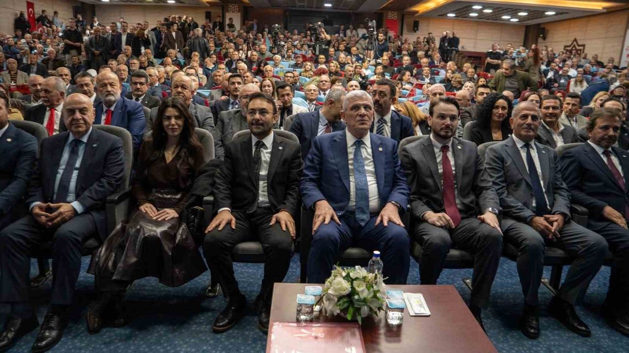 İYİ Parti Manisa'da Yunus Koca il başkanı seçildi