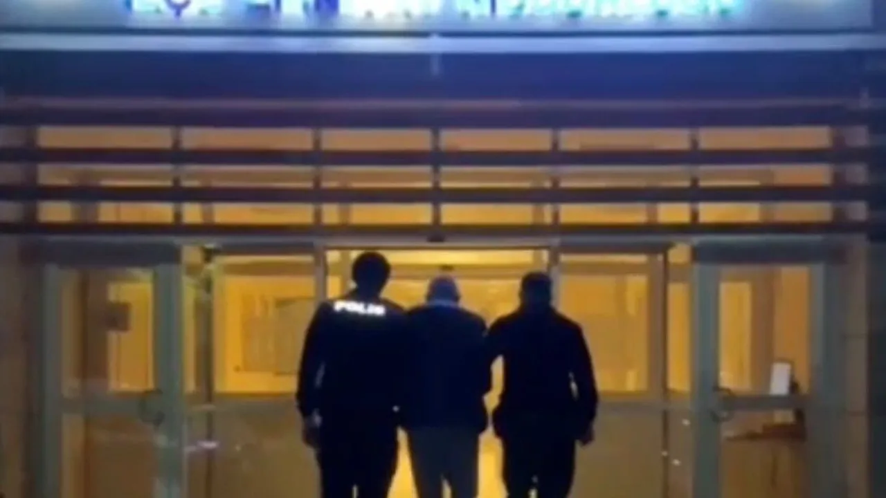 İzmir'de 34 yıl 9 ay hapis cezasıyla aranan firari M.Ş. yakalandı