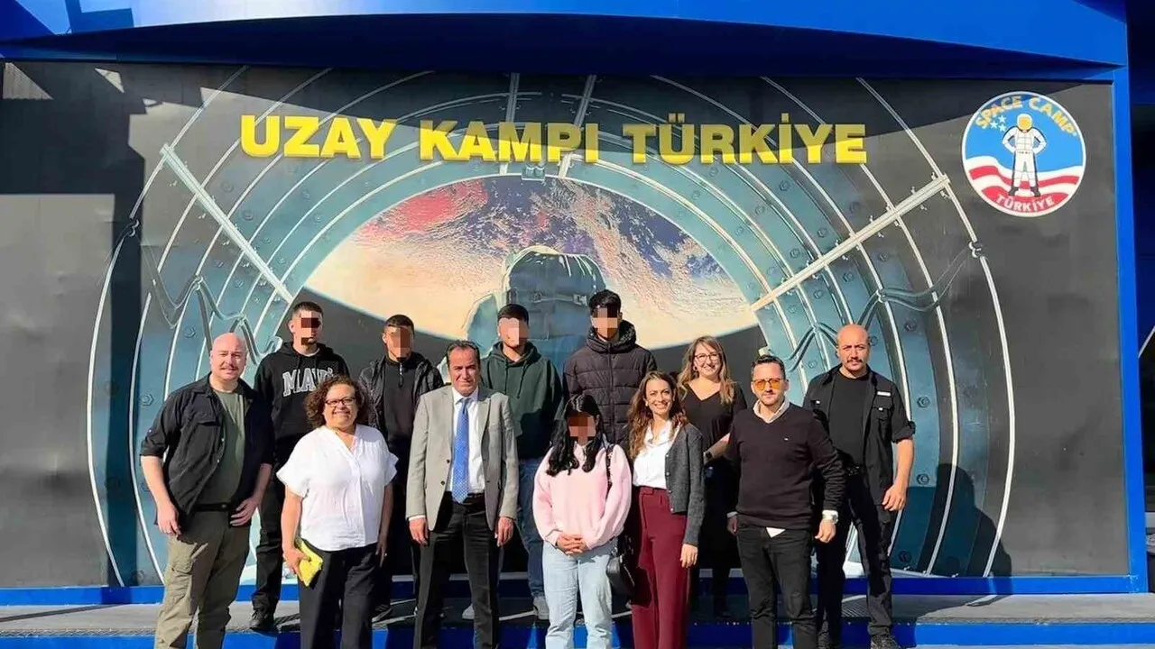İzmir'de Dünya Çocuk Hakları Günü'nde Key Museum ve Uzay Kampı Türkiye ziyaretleri