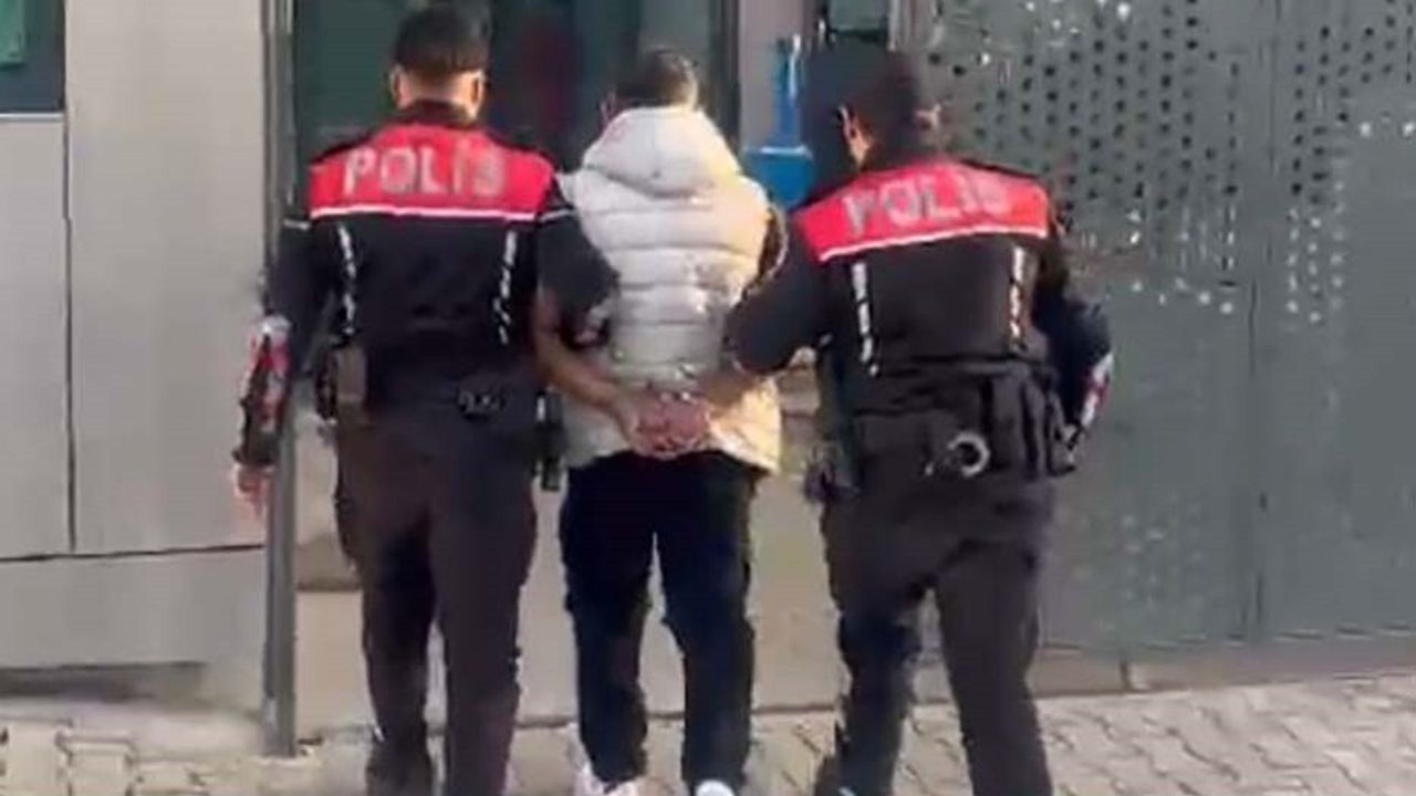 İzmir Konak'ta 16 yıl 11 ay 2 gün hapis cezası bulunan firari hükümlü yakalandı