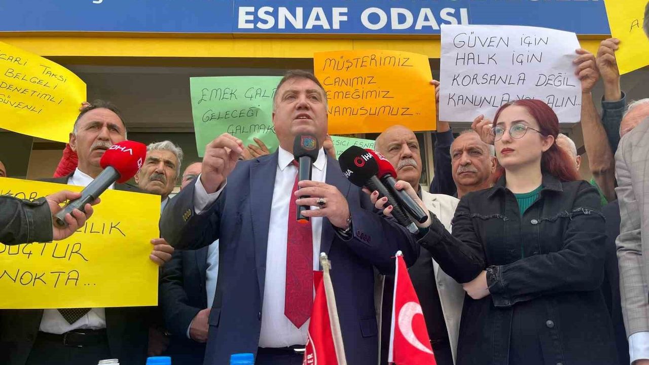 İzmir Şoförler ve Otomobilciler Esnaf Odası'ndan korsan taşımacılığa karşı yasal düzenleme çağrısı