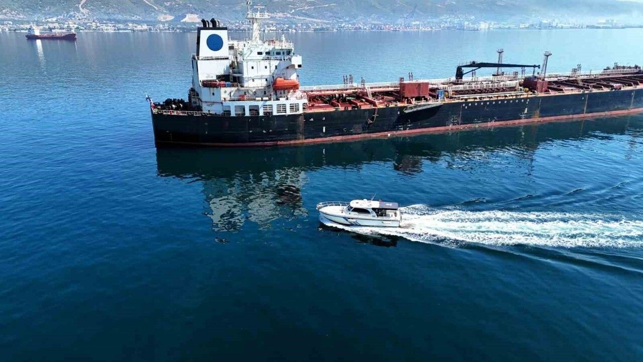 İzmit Körfezi’nde 2008’den bu yana 7 bin 90 metreküp atık ayrıştırıldı