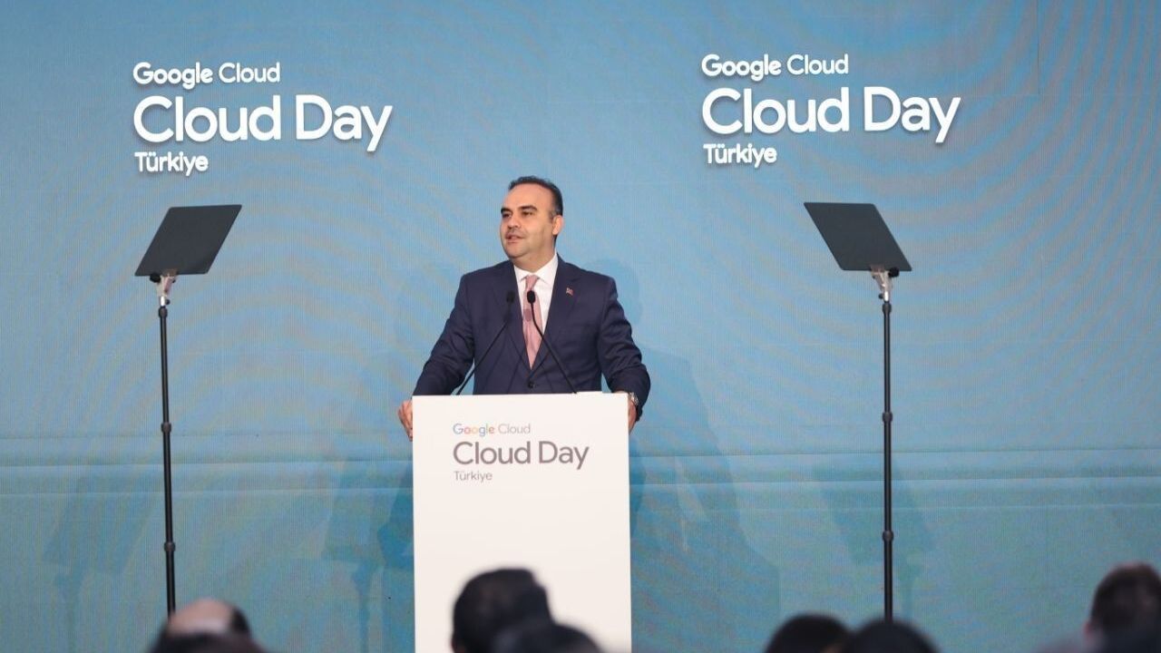 Kacır: 2030’a dek 10 milyar dolar veri merkezi ve yapay zeka yatırımı harekete geçirilecek