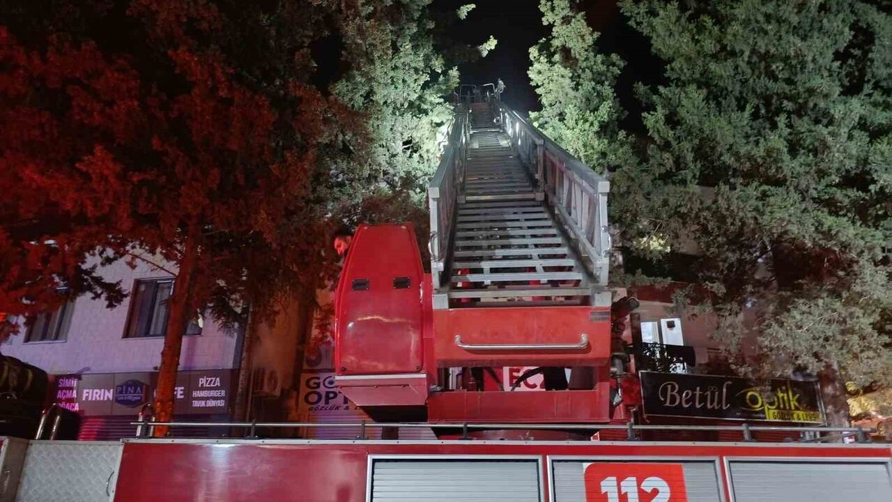 Kahramanmaraş'ta 15 yaşındaki çocuk çatıdan düşerek ağır yaralandı