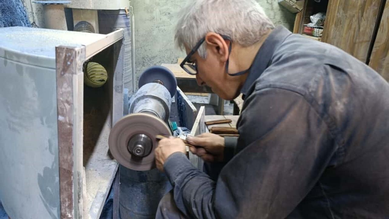 Kahramanmaraş’ta 75 Yaşındaki Usta, 60 Yıldır Koç Boynuzu Bıçak Üretiyor