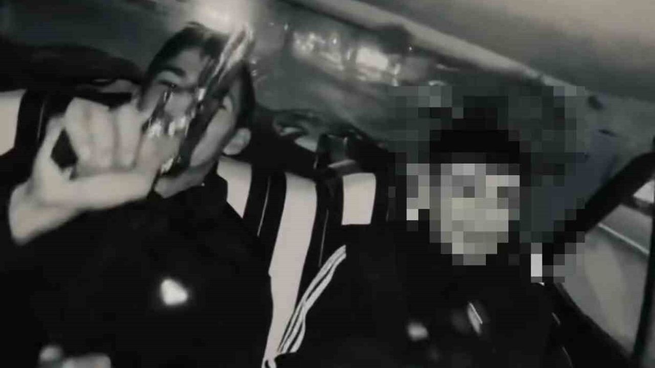 Kahramanmaraş'ta Gençlerin Araç İçinde Silahla Poz Videoları Sosyal Medyada Tepki Topladı