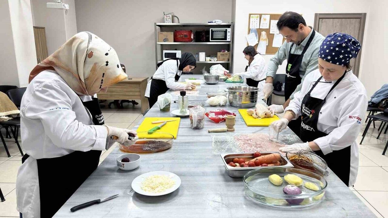 Kahramanmaraş'ta KAMEK ile 26 branşta 750 kursiyer; aşçılık eğitimi öne çıkıyor