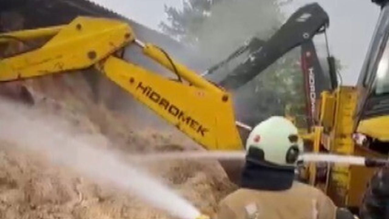 Kahramanmaraş'ta samanlık yangını itfaiye ekiplerince büyümeden söndürüldü