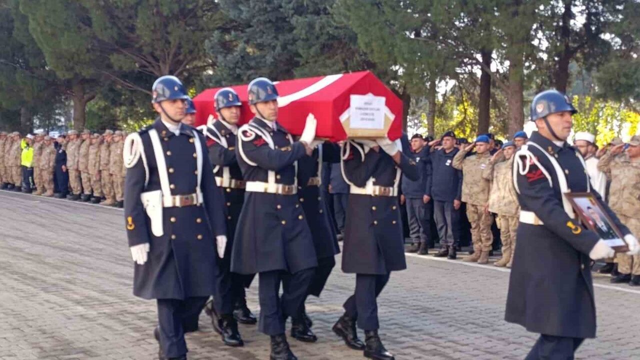 Kahramanmaraş'ta trafik kazasında hayatını kaybeden Uzman Çavuş Ramazan Daylak için tören düzenlendi