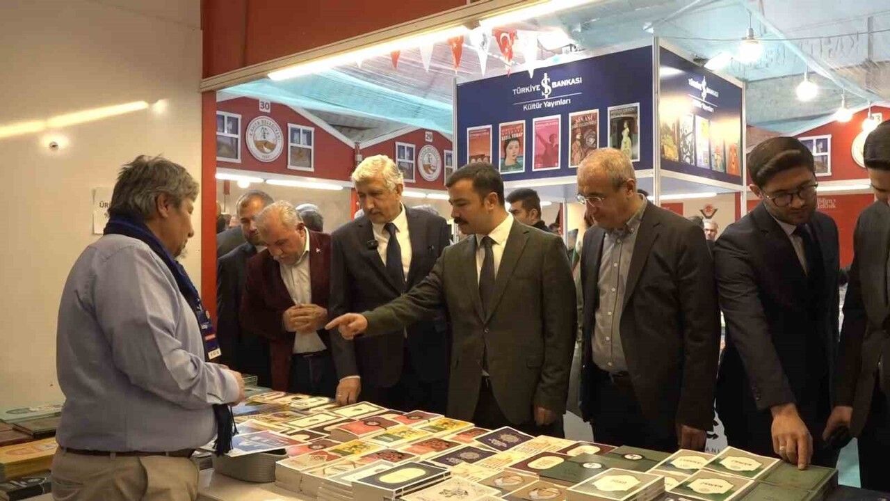 Kahta'da İlk Kitap Fuarı Açıldı: 22-30 Kasım'da 75 Yayınevi ve 64 Yazar