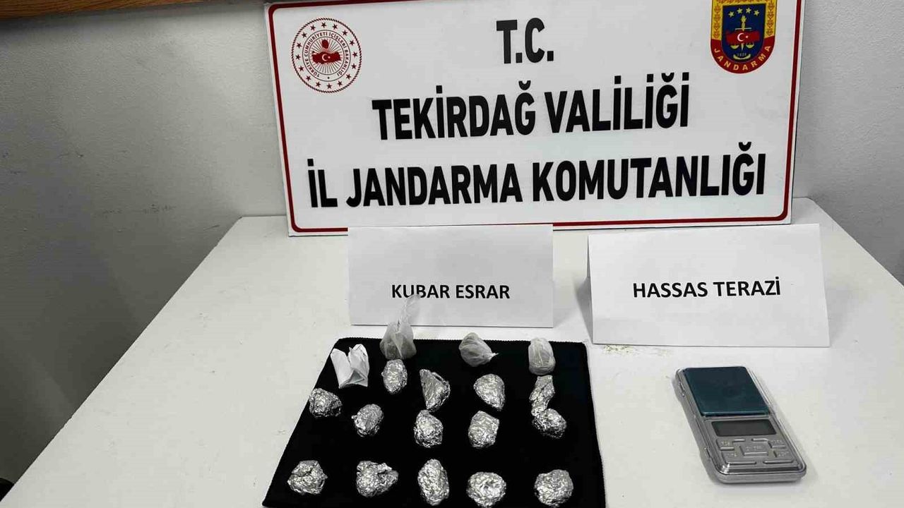 Kapaklı'da aranan şahıs evinde uyuşturucu ile yakalandı