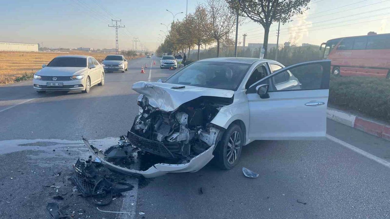 Karaman'da tır ile otomobil çarpıştı: 1 yaralı