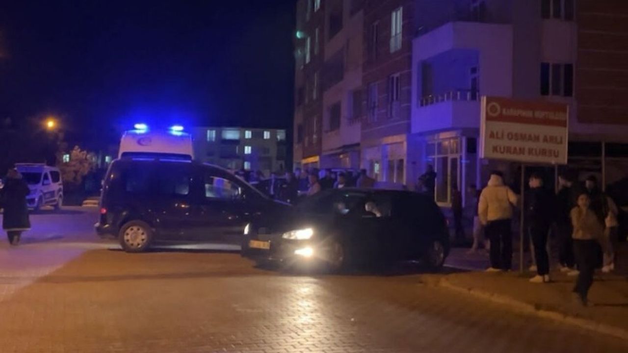 Karapınar'da motosiklet ile otomobil çarpıştı: 2 kişi yaralandı