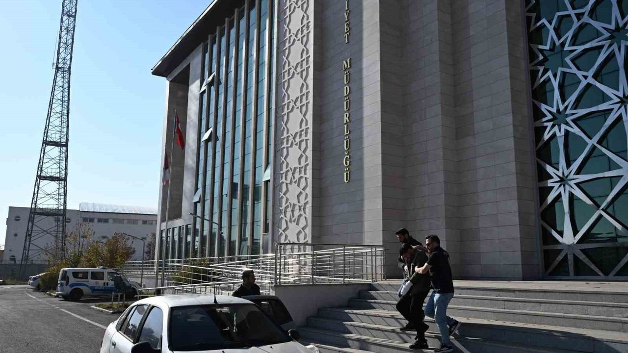 Kars’ta 19 yıl 15 gün kesinleşmiş hapis cezası bulunan dolandırıcı yakalandı