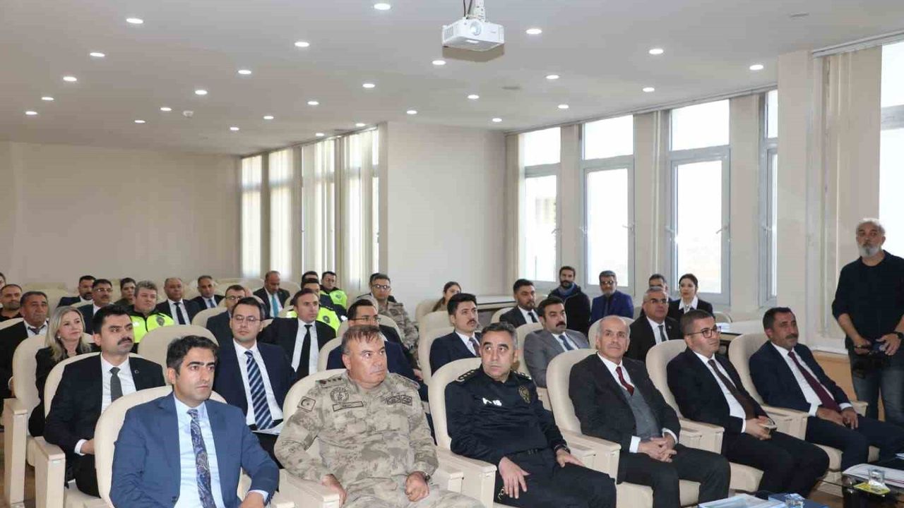 Kars'ta 2025-2026 Kış Tedbirleri İçin Koordinasyon Toplantısı