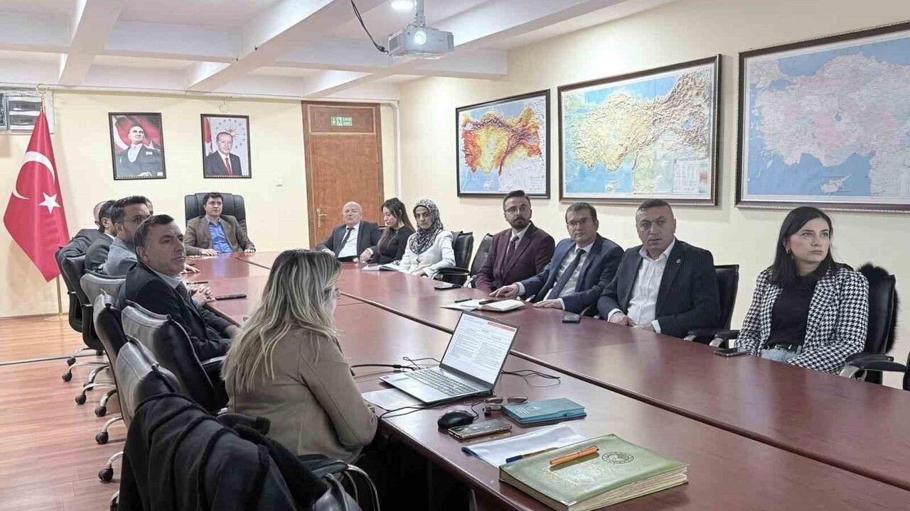 Kars'ta tarımsal kuraklık riski ele alındı: Eylem planları ve altyapı önlemleri