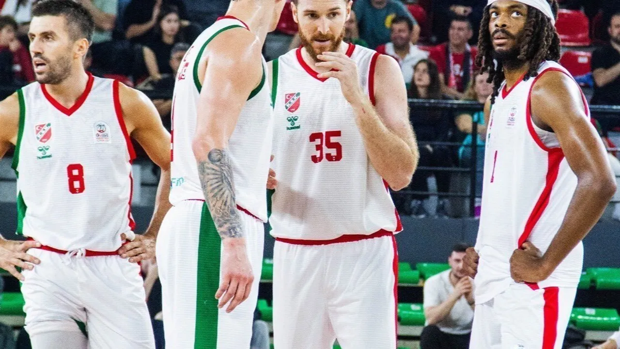 Karşıyaka Basketbol'da zor başlangıç: 8 haftada 1 galibiyet, yönetimde belirsizlik