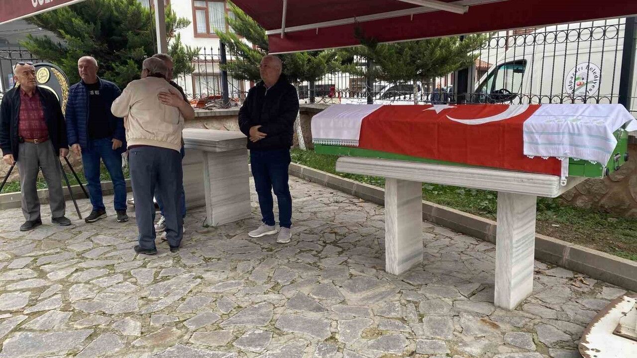 Kartal'da Okul Kavgasında Yaralanan 16 Yaşındaki İsmail Mert Küçükbaşar Bilecik'te Toprağa Verildi