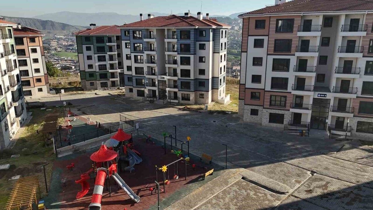 Kartaltepe TOKİ'de 280 konutun anahtar teslim töreni 28 Kasım 2025'te