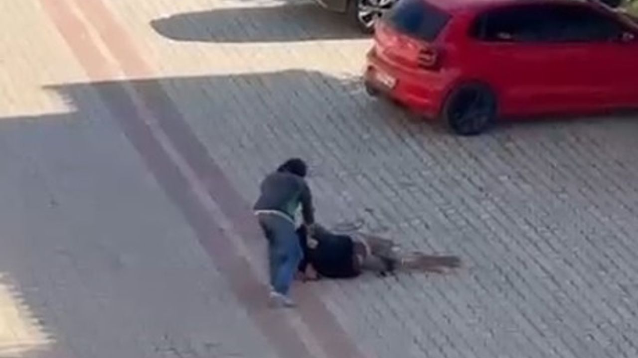 Kaş'ta sokak ortasında bıçaklama: İddiaya göre gönül ilişkisi tartışması sonucu bir kişi yaşamını yitirdi
