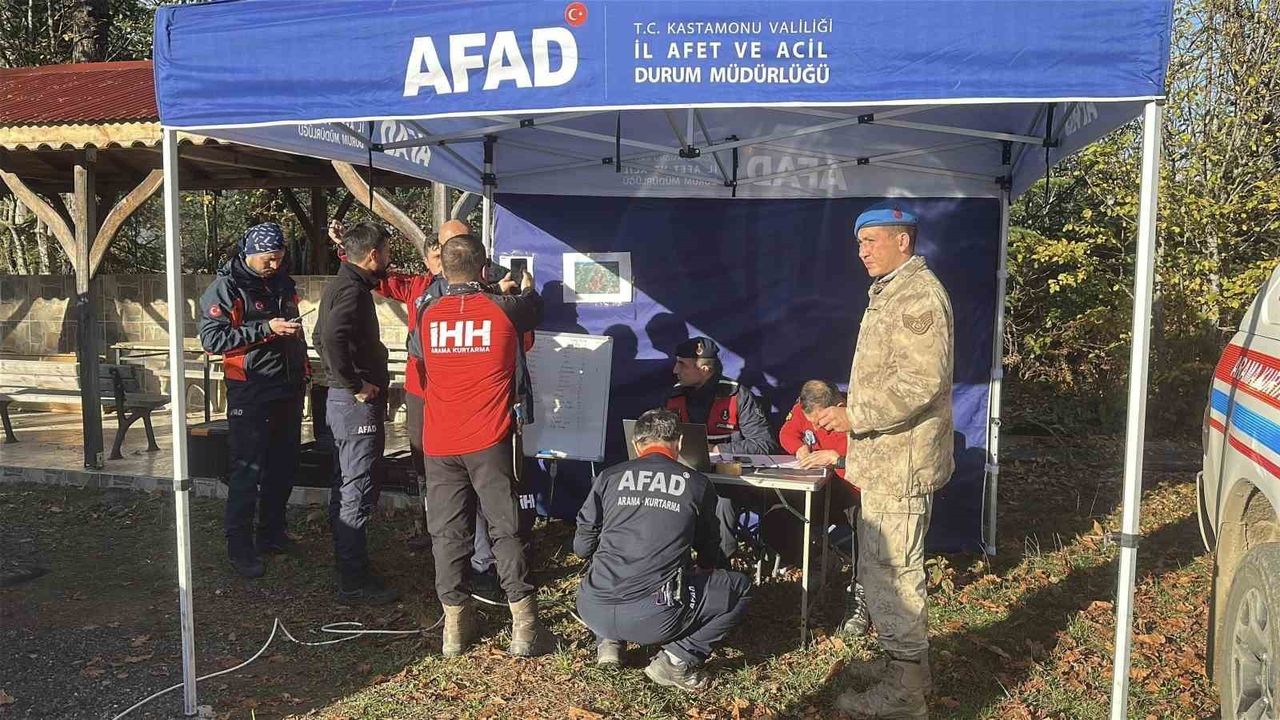 Kastamonu Bozkurt'ta kayıp anne ve 5 yaşındaki oğlu için arama çalışmaları 3. günde