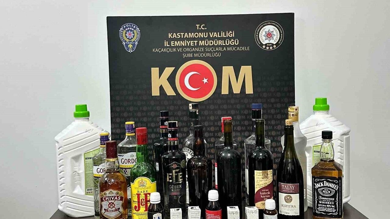 Kastamonu'da evde yapılan aramada 10 litre etil alkol ve 15 şişe el yapımı alkol ele geçirildi