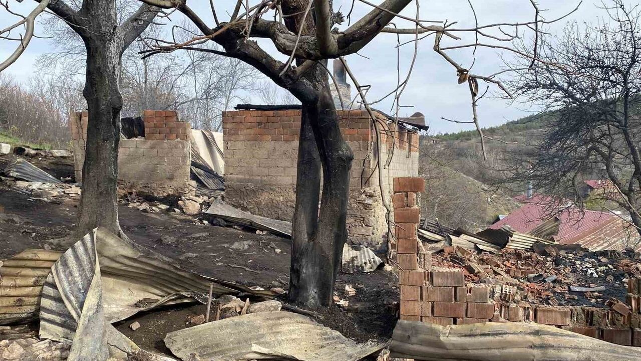 Kastamonu Daday'da ev yangını: 92 yaşındaki Hüseyin Karakaş yaşamını yitirdi