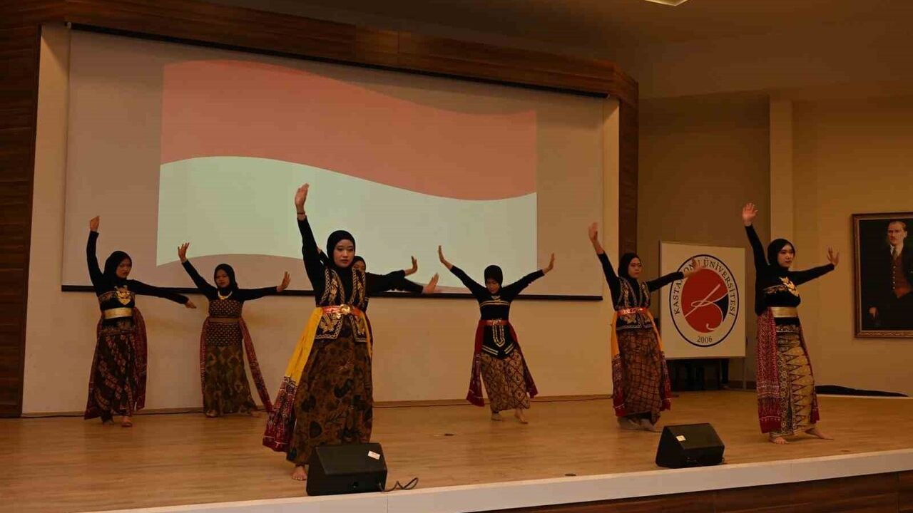 Kastamonu Üniversitesi'nde IV. Uluslararası Öğrenci Tanışma Günü: Kültürel ve Akademik Buluşma