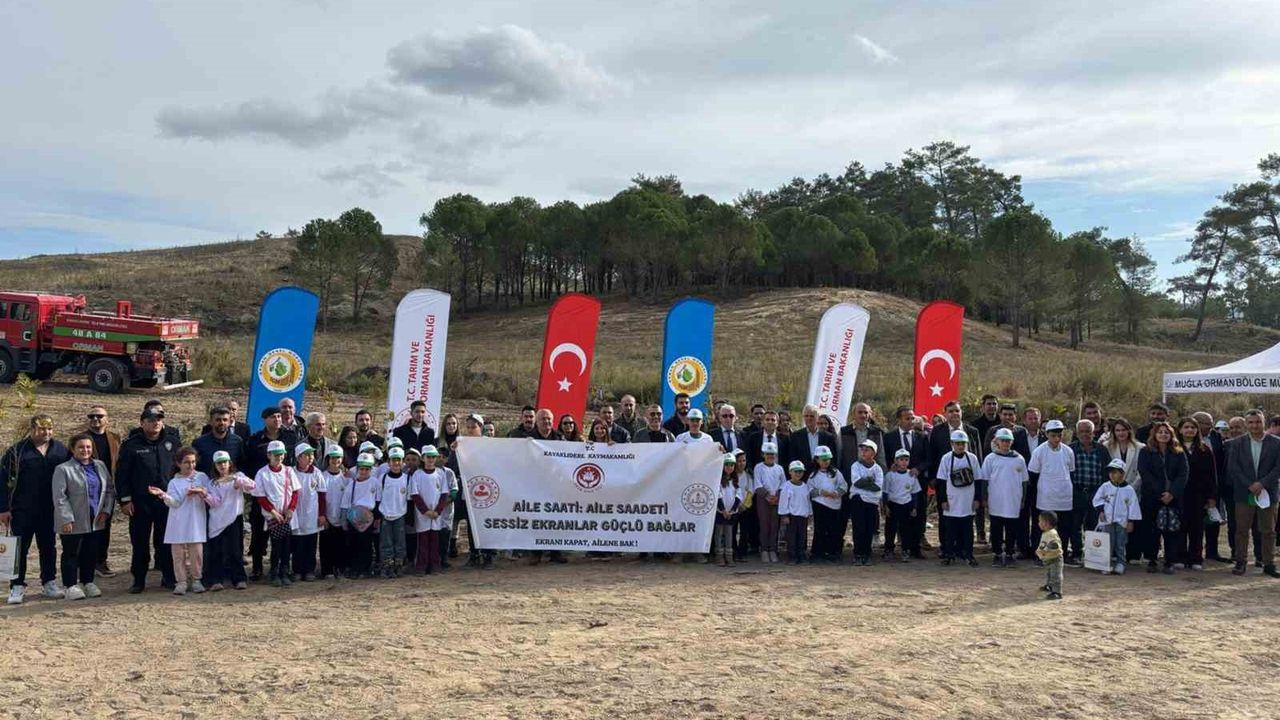 Kavaklıdere'de Millî Ağaçlandırma Günü: 11 Çift 11.11'de 11 Çınar Dikti