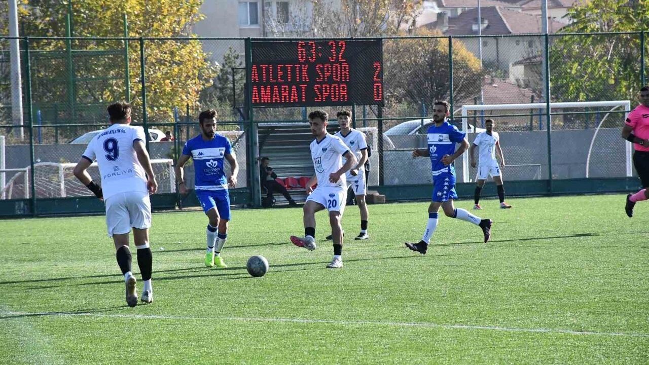Kayseri Atletikspor Amaratspor'u 4-0 yenerek liderliğe yükseldi
