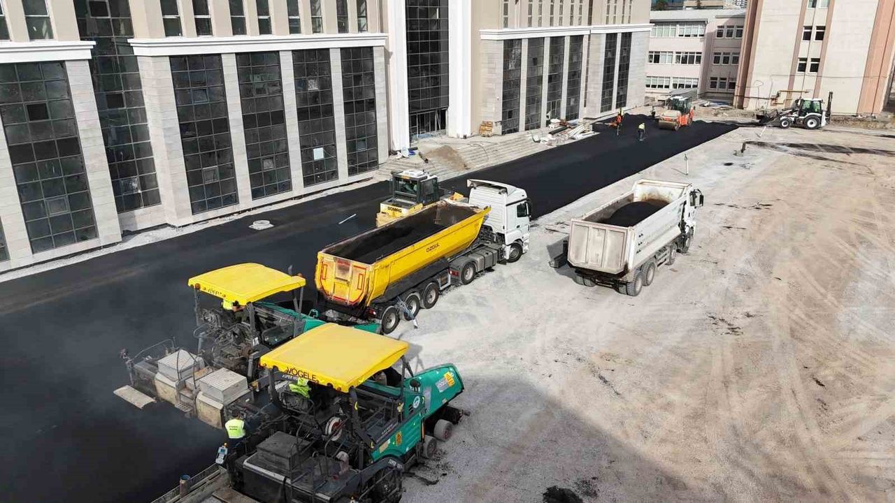 Kayseri Büyükşehir Belediyesi'nden 2 milyon 160 bin TL'lik asfalt yatırımı