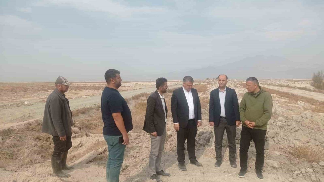 Kayseri Büyükşehir, Develi Karacaviran Mahallesi'ne 8 metre genişliğinde betonarme köprü inşa ediyor