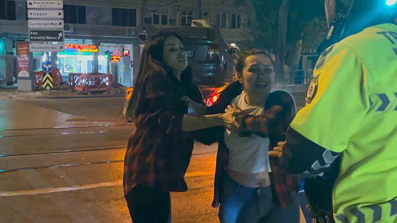 Kayseri'de alkollü yolcu, arkadaşının ifadesi sırasında polisle güçlük yaşattı