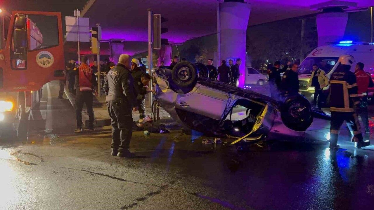 Kayseri'de 'dur' ihtarına uymayan araç takla attı: 2 yaralı, tüfek ve tabanca ele geçirildi