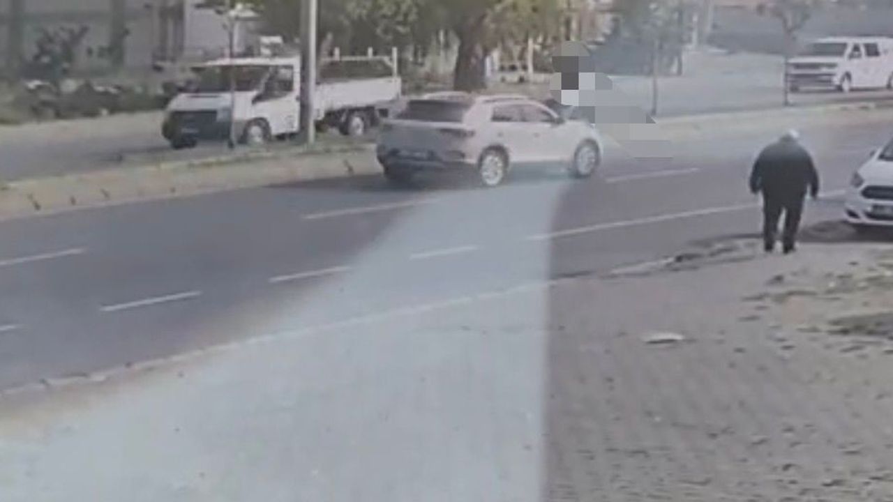 Kayseri'de lise öğrencisine otomobil çarpması sonucu 14 yaşındaki Buğlem Berra Alptekin hayatını kaybetti