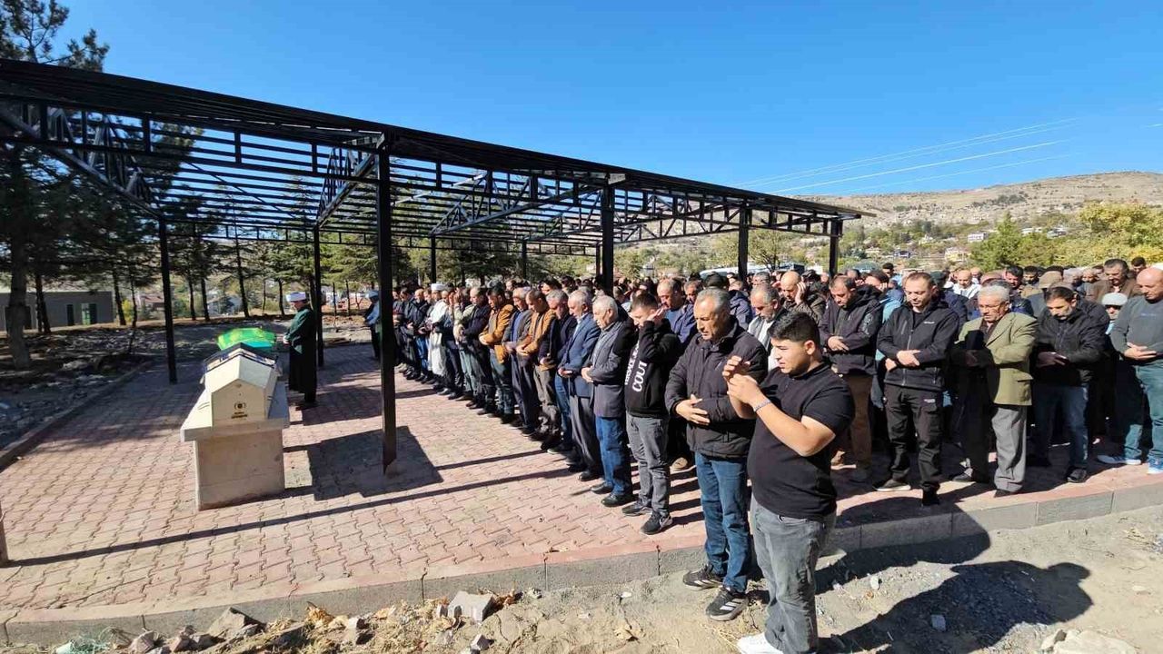 Kayseri'de okul çıkışı kaza: 14 yaşındaki öğrenci Buğlem Berra Alptekin yaşamını yitirdi