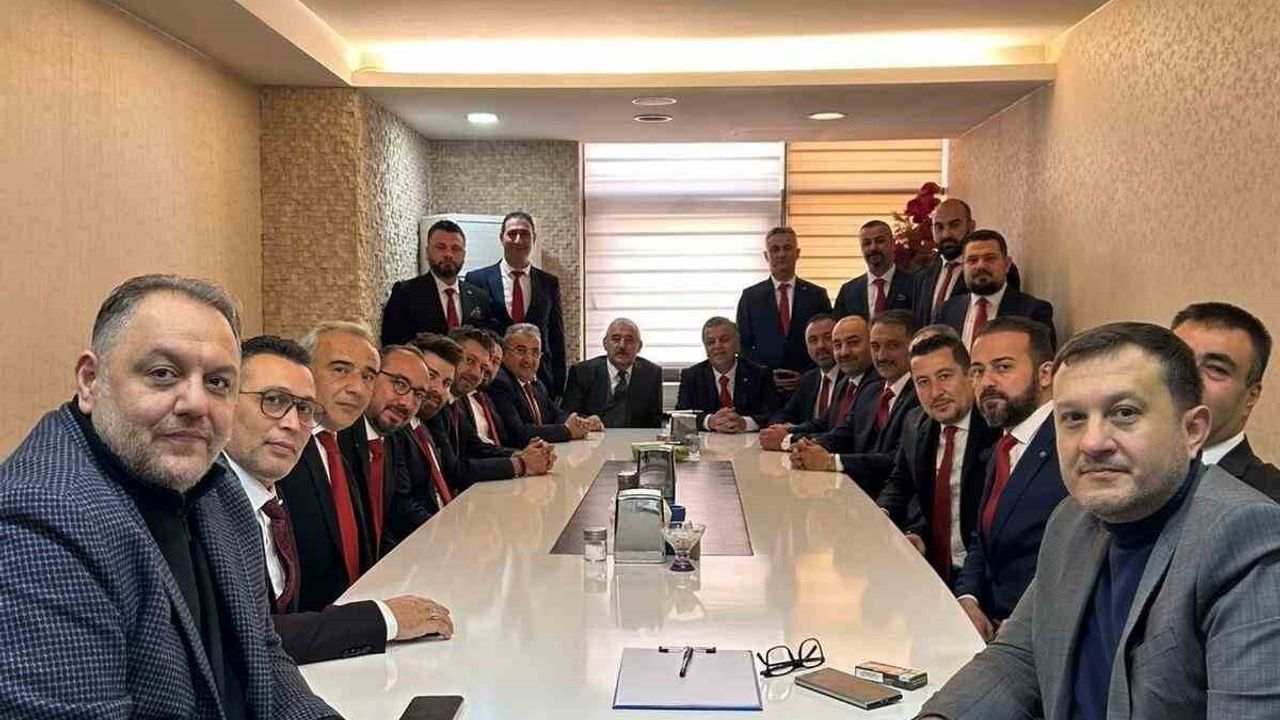Kayseri Sarraflar ve Kuyumcular Derneği'nde devir teslim: Adnan İncetoprak başkan seçildi