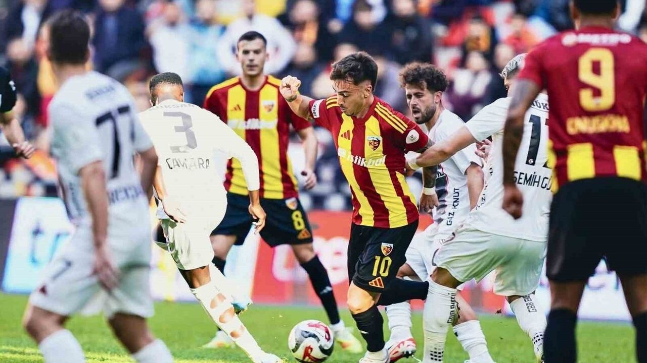 Kayserispor, Gaziantep FK'ya Evinde İlk Kez 3-0 Yenildi