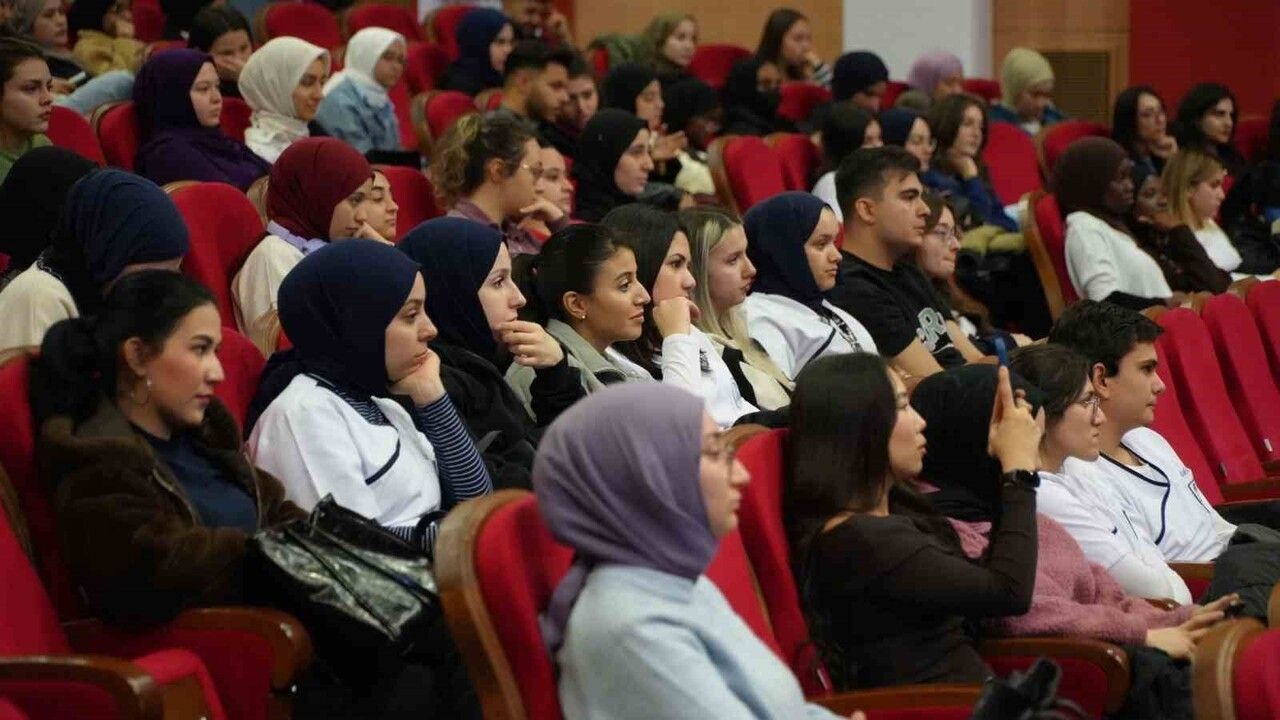KBÜ'de 'Sağlık Hizmetlerinde İnsan Kaynaklarının Planlanması' semineri düzenlendi