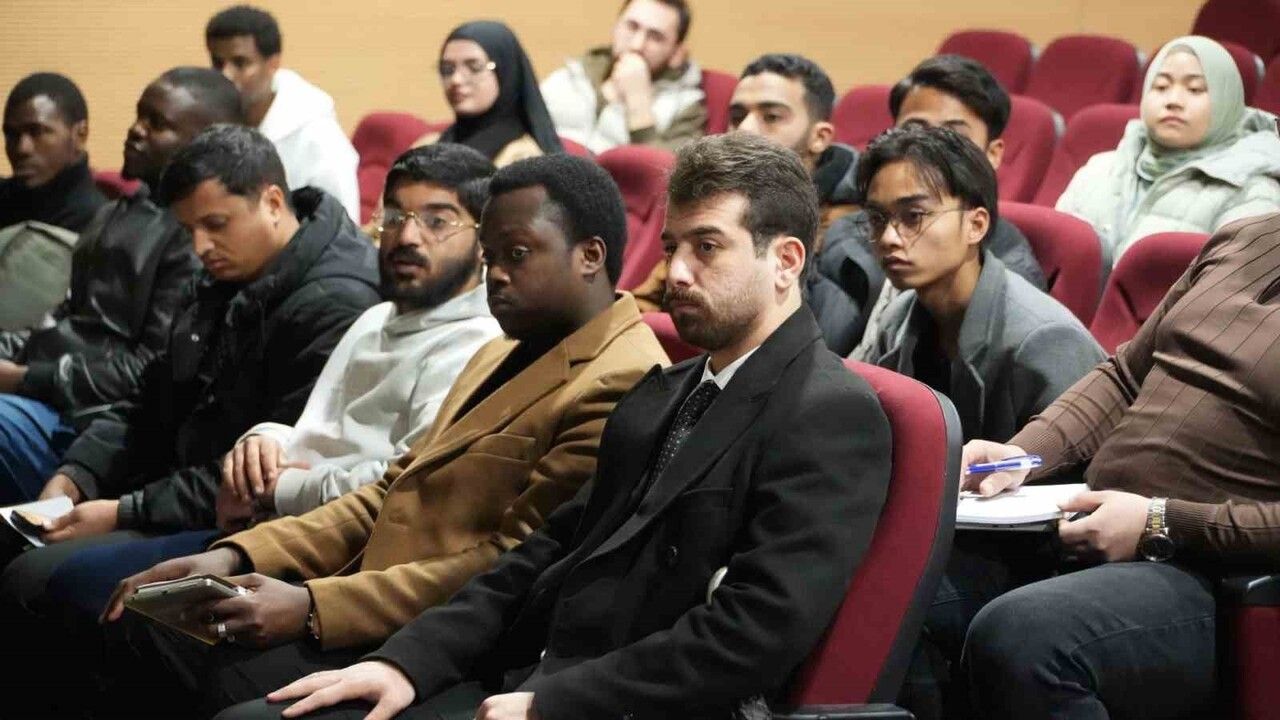 KBÜ ve Karabük İl Göç İdaresi'nden Uluslararası Öğrencilere İkamet İzinleri Bilgilendirmesi