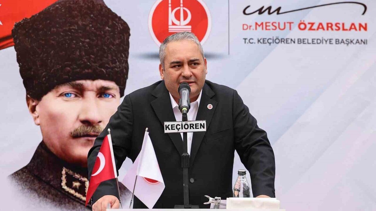 Keçiören Belediye Başkanı Özarslan, Yeşiltepe'de özel halk otobüsü şoförleriyle buluştu