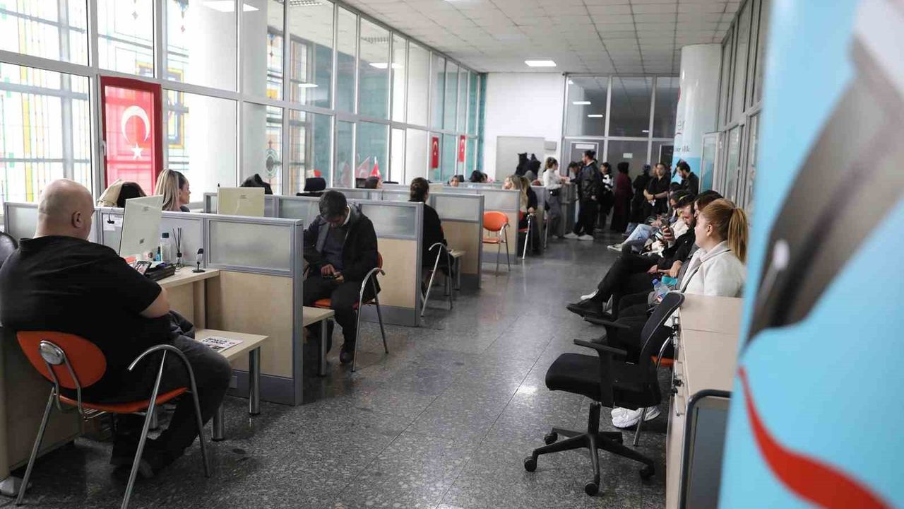 Keçiören Belediyesi Kariyer Ofisi 2025'in İlk 10 Ayında 495 Kişiyi İstihdama Yerleştirdi