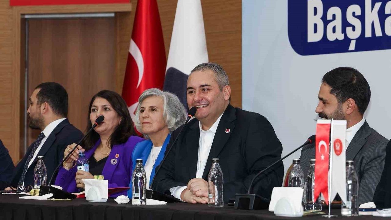 Keçiören'de üç mahallede 'Söz Sizde, Başkan Mahallenizde, Çözüm Bizde' buluşması gerçekleştirildi